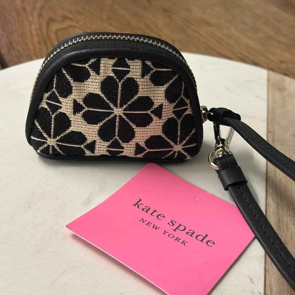 NWT! NEW! Kate Spade Flower Jacquard Airpods/airpods Pro Case -Cream Multi